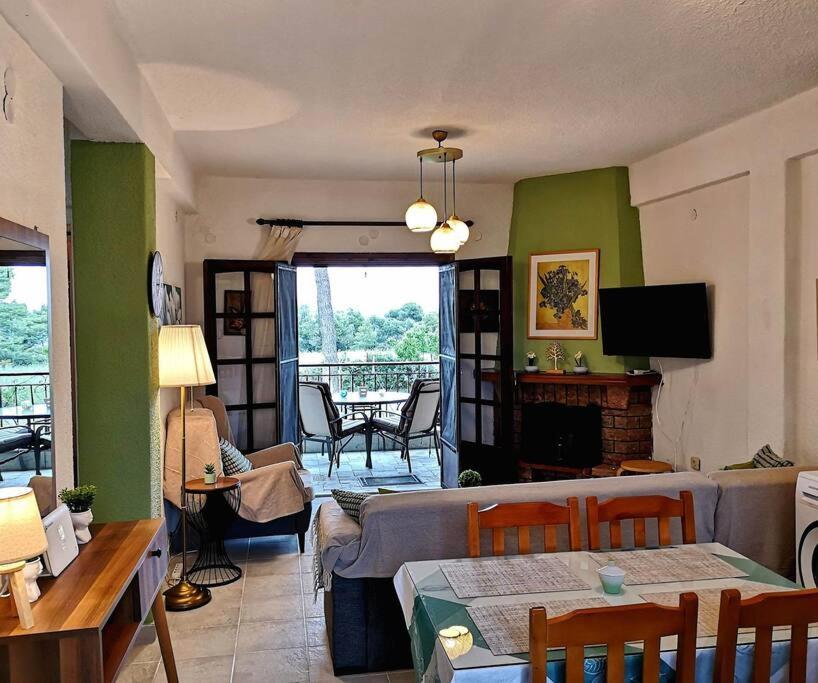 Golden Summer Apartment Néa Fókaia Zewnętrze zdjęcie